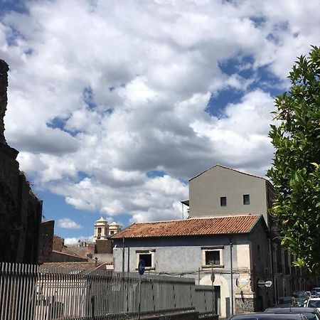 Casa Ega e La Rotonda: bellissimi monovani nel cuore di Catania Esterno foto