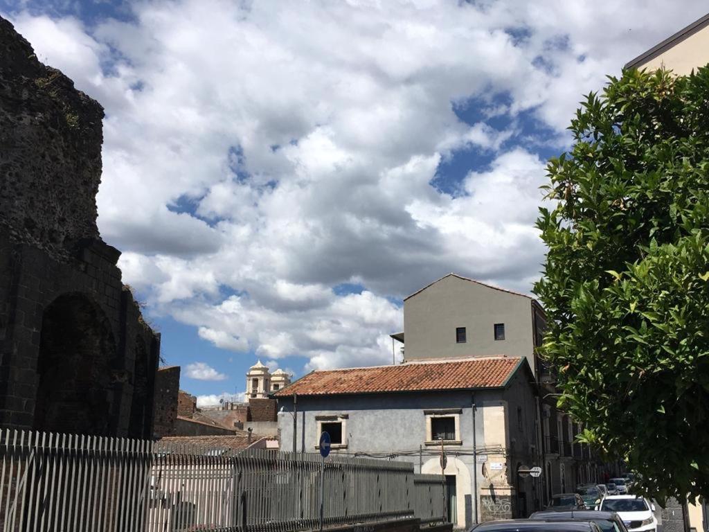 Casa Ega e La Rotonda: bellissimi monovani nel cuore di Catania Esterno foto